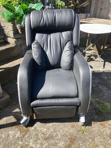Riser recliner moveable porta - recliner,